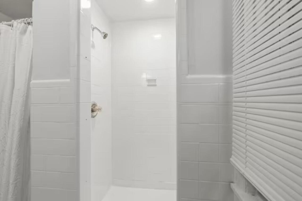 Urban Chic Near Center Apartment *